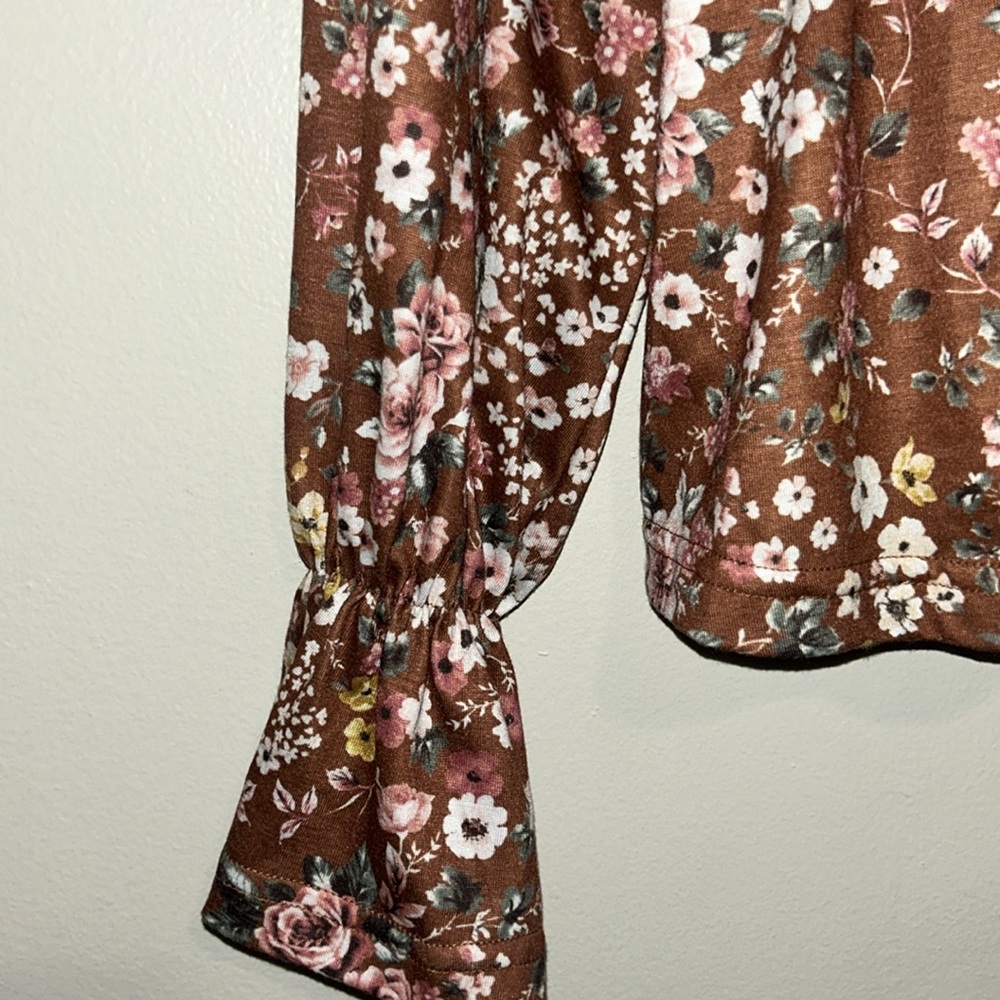 Floral top - Picture 3 of 7